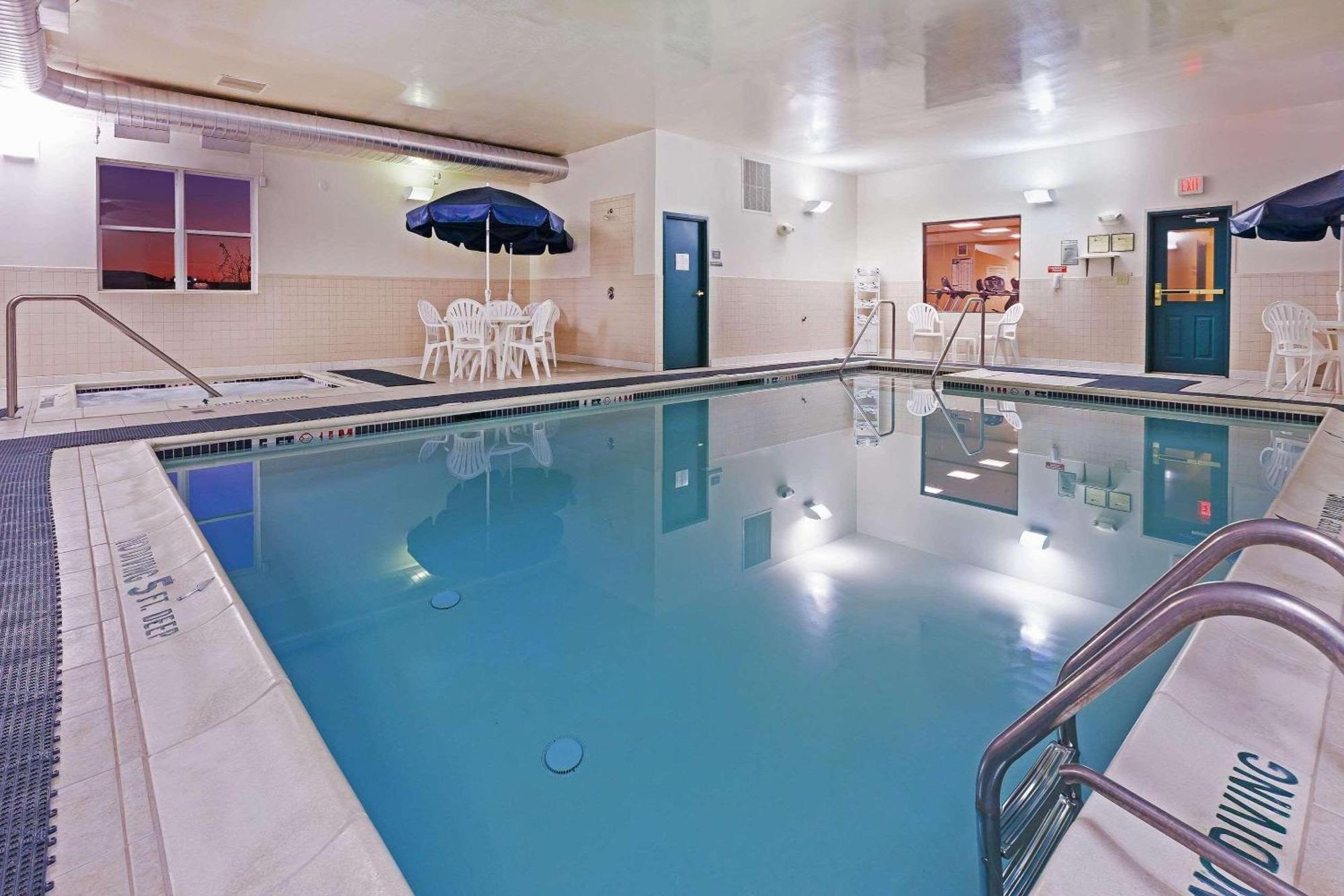 Country Inn & Suites By Radisson, Chambersburg, Pa Exteriör bild